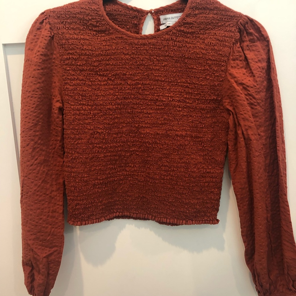 URBAN OUTFITTERS CROP TOP